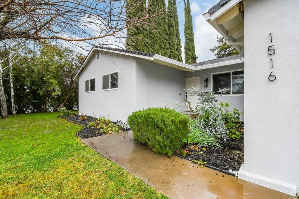 The Charming Home With A Pool Yuba City Exterior foto