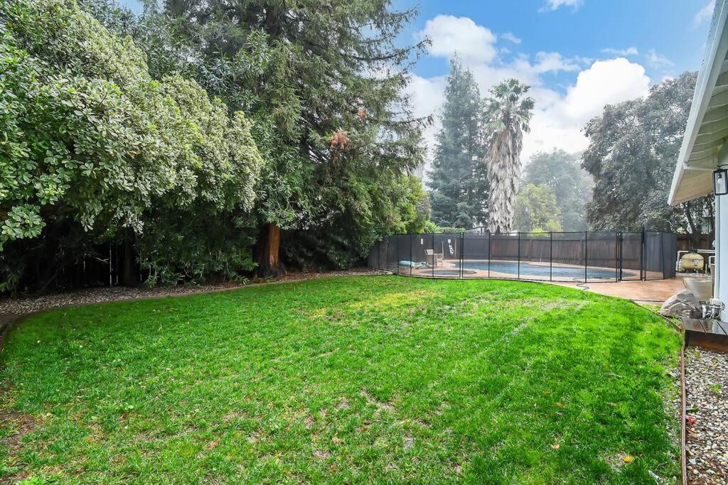 The Charming Home With A Pool Yuba City Exterior foto